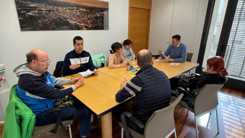 Los usuarios de Valentia entregan el diseño para la postal navideña del Alcalde