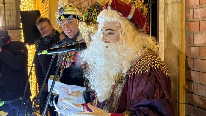 Fraga recibe a los Reyes Magos en una jornada marcada por la nieve