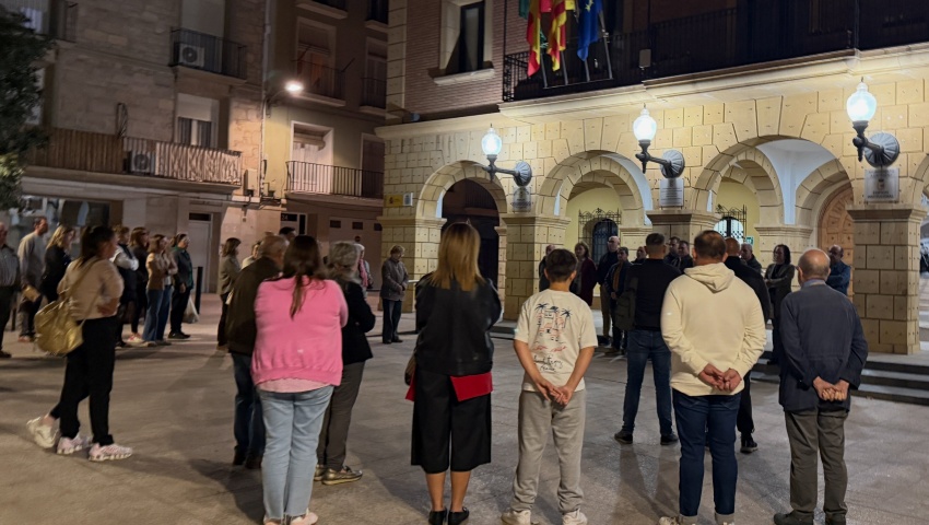 Fraga recuerda a las víctimas del accidente con un sentido minuto de silencio