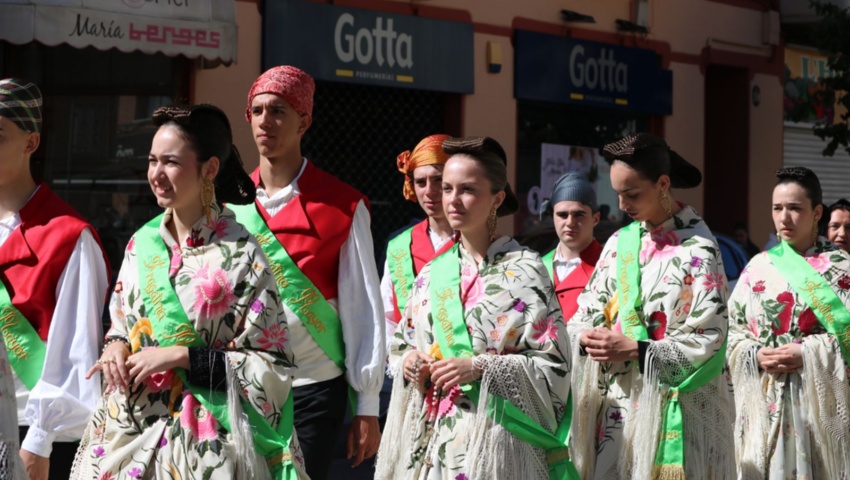 Fraga revive sus tradiciones en una Faldeta multitudinaria