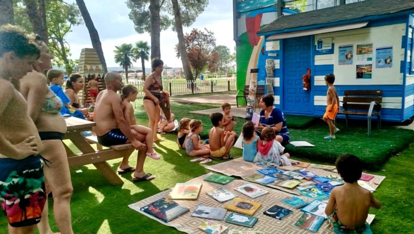 La Bibliopiscina cierra el verano con 1.600 asistentes