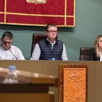 Amadeo Sampietro, Ignacio Gramún y Esther Rubio, durante el pleno ordinario del mes de marzo