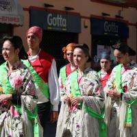 Fragatinos y fragatinas mayores durante la Faldeta 2025